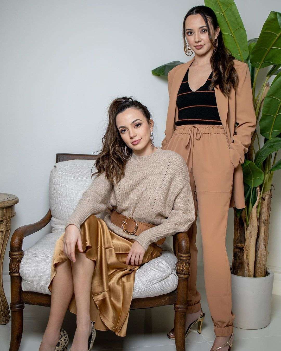 51 Hottest Merrell Twins Big Butt Pictures Are Sure To Leave You Baffled | Best Of Comic Books