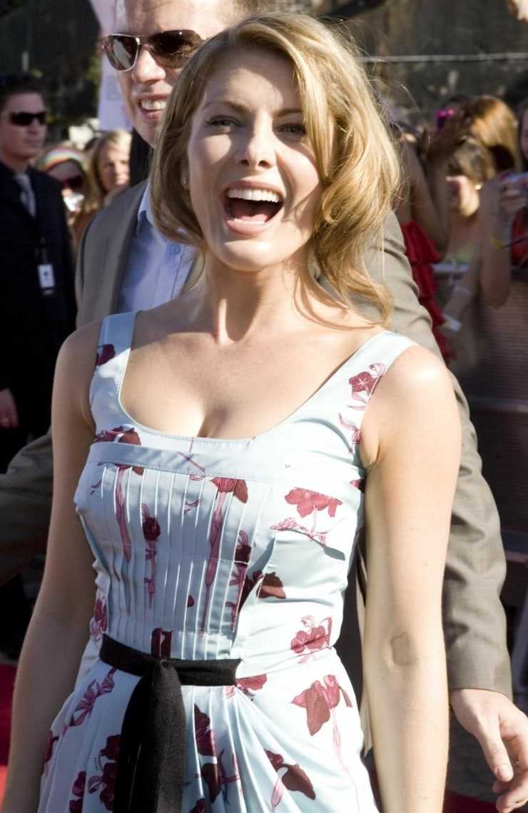 51 Sexy Natalie Bassingthwaighte Boobs Pictures Are Essentially Attractive | Best Of Comic Books