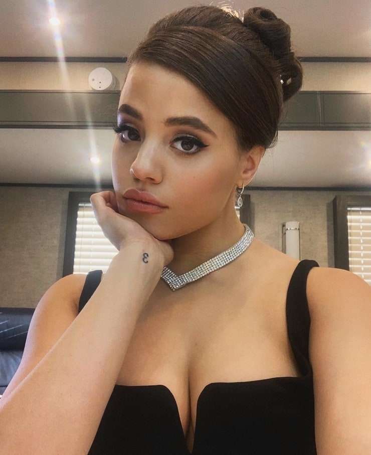 51 Sexy Sarah Jeffery Boobs Pictures Are Simply Excessively Damn Delectable | Best Of Comic Books