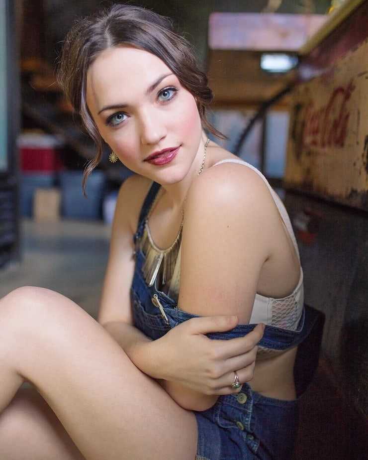 51 Sexy Violett Beane Boobs Pictures Are Hot As Hellfire | Best Of Comic Books