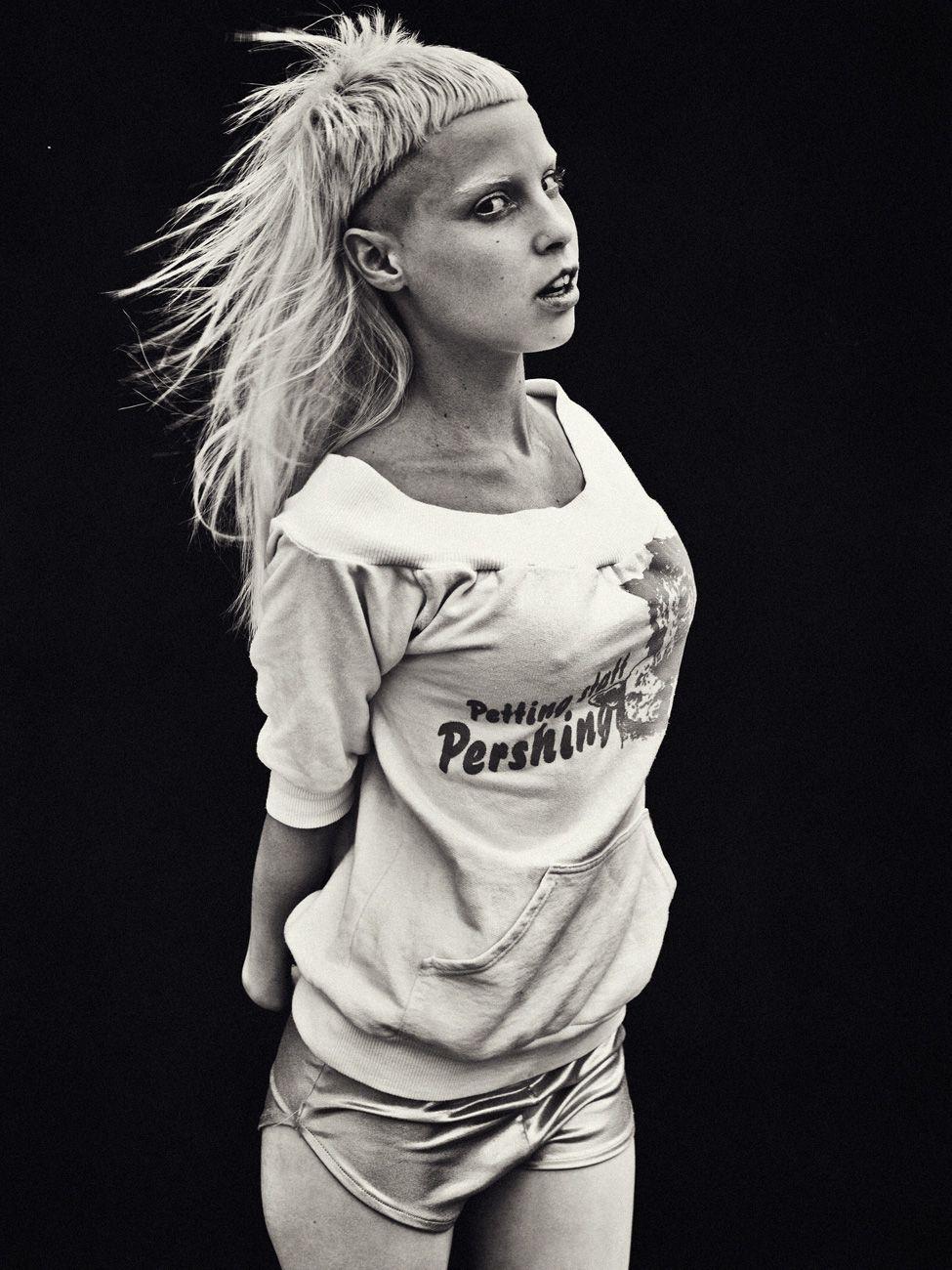 Sexy Yolandi Visser Boobs Pictures Will Spellbind You With Her