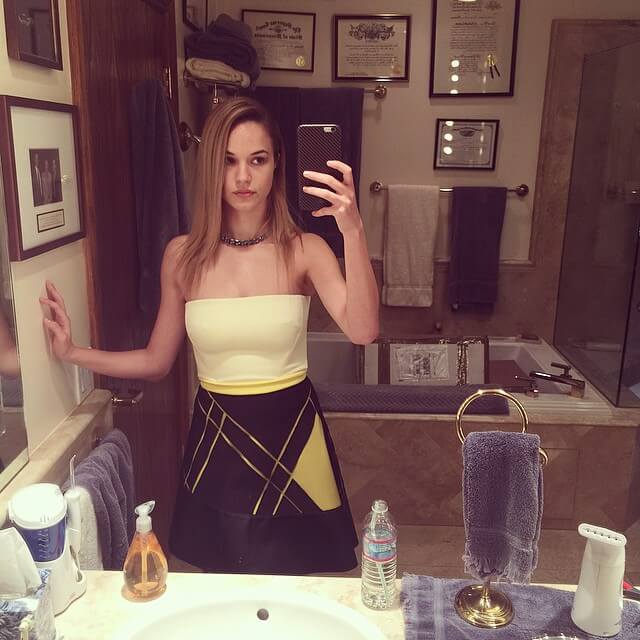 55+ Hot Pictures Of Alexis Knapp Are Epitome Of Sexiness | Best Of Comic Books
