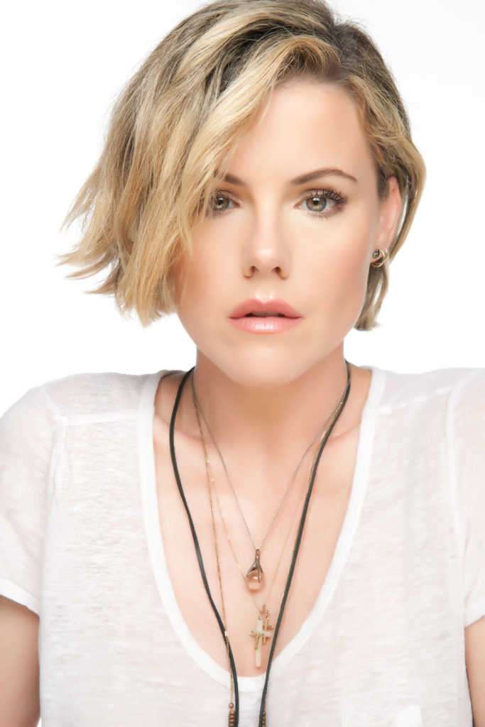55+ Hot Pictures Of Kathleen Robertson Are Going To Cheer You Up | Best Of Comic Books
