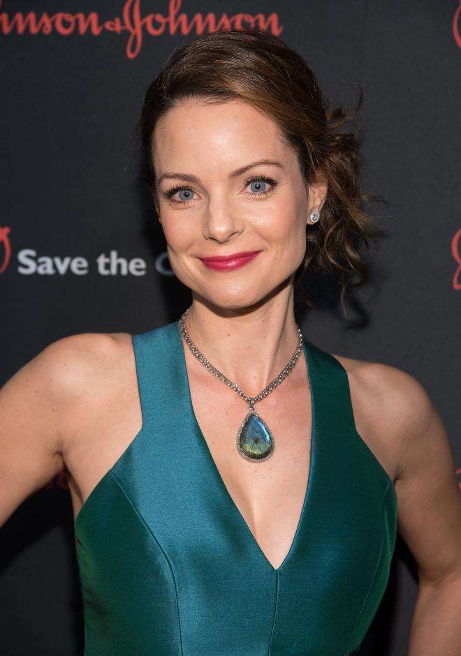 55+ Hot Pictures Of Kimberly Williams-Paisley Which Will Make You Crazy About Her | Best Of Comic Books