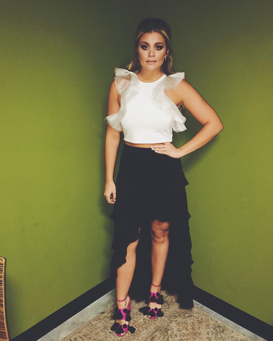 55+ Hot Pictures Of Lauren Alaina Are Seriously Epitome Of Beauty | Best Of Comic Books