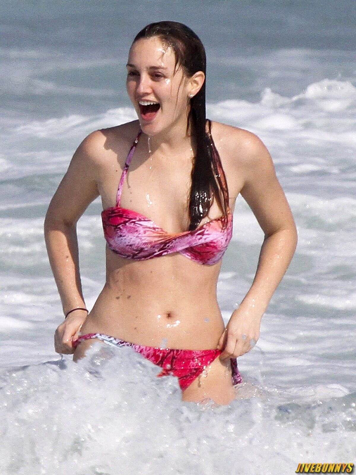 55+ Hot Pictures Of Leighton Meester Expose Her Sexy Hour-glass Figure | Best Of Comic Books