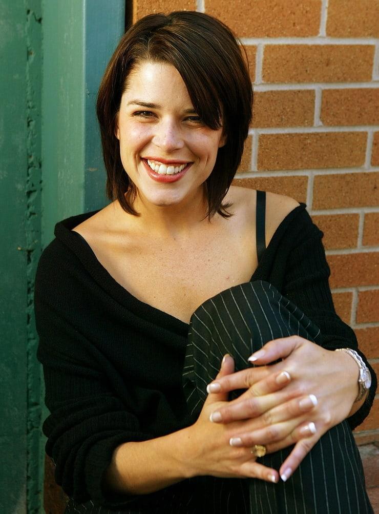 55+ Hot Pictures Of Neve Campbell – Skyscraper Movie Actress | Best Of Comic Books