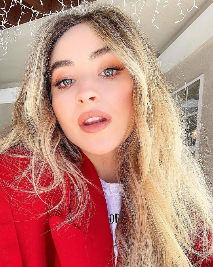 55+ Hot Pictures Of Sabrina Carpenter Which Will Bring A Smile To You | Best Of Comic Books