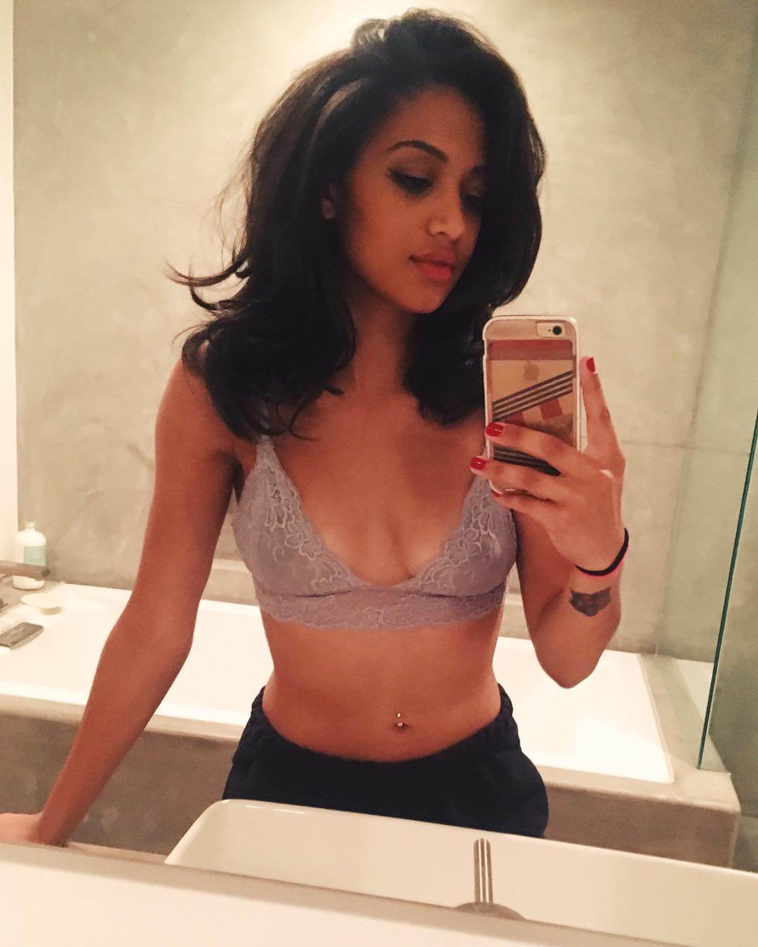55+ Hot Pictures Of Samantha Logan Will Put You In A Good Mood | Best Of Comic Books