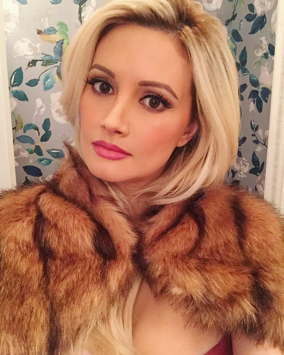 55+ Sexy Holly Madison Boobs Pictures Which Will Make You Drool For Her | Best Of Comic Books