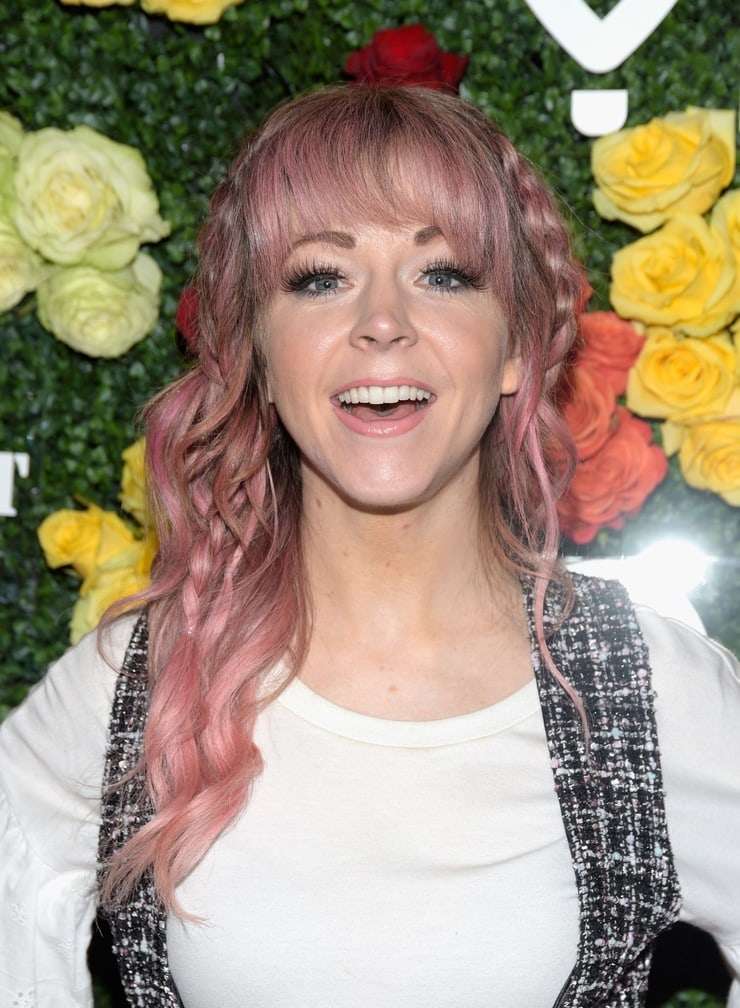 Sexy Lindsey Stirling Boobs Pictures Are Splendidly Splendiferous The Viraler