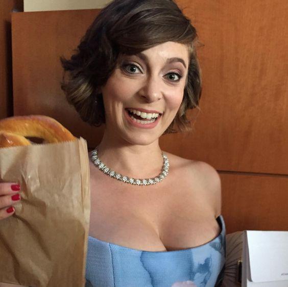 55+ Sexy Rachel Bloom Boobs Pictures Will Bring A Big Smile On Your Face | Best Of Comic Books