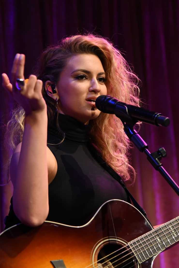 55+ Sexy Tori Kelly Boobs Pictures Are A Genuine Masterpiece | Best Of Comic Books