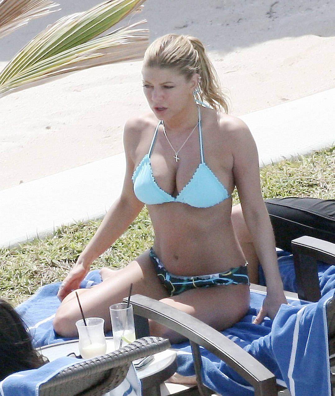 60+ Hot And Sexy Pictures Of Fergie Will Explore Her Big Booty And Curvy Body | Best Of Comic Books