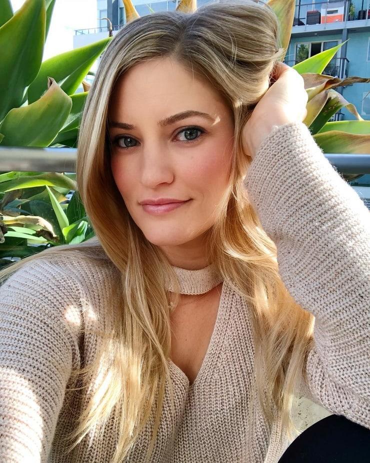 60+ Hot And Sexy Pictures Of Justine Ezarik a.k.a iJustine | Best Of Comic Books