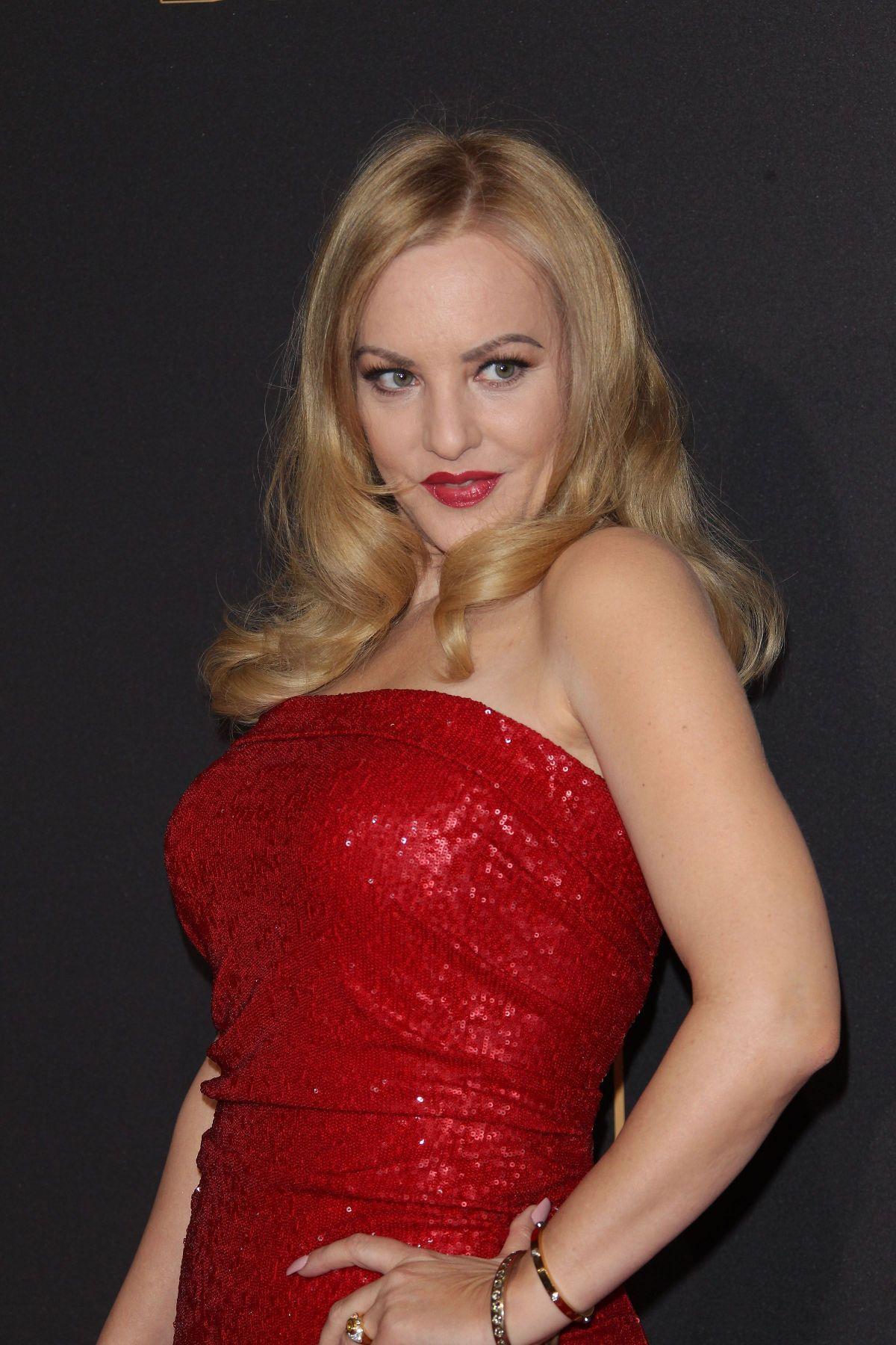 60+ Hot And Sexy Pictures Of Wendi McLendon-Covey Is Going To Make Your Day A Win | Best Of Comic Books