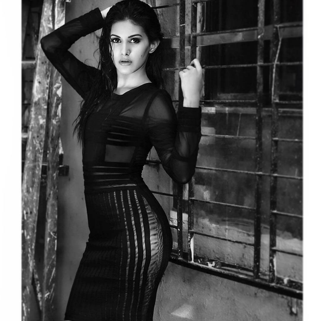 60+ Hot Pictures Of Amyra Dastur Will Bring Big Grin On Your Face | Best Of Comic Books