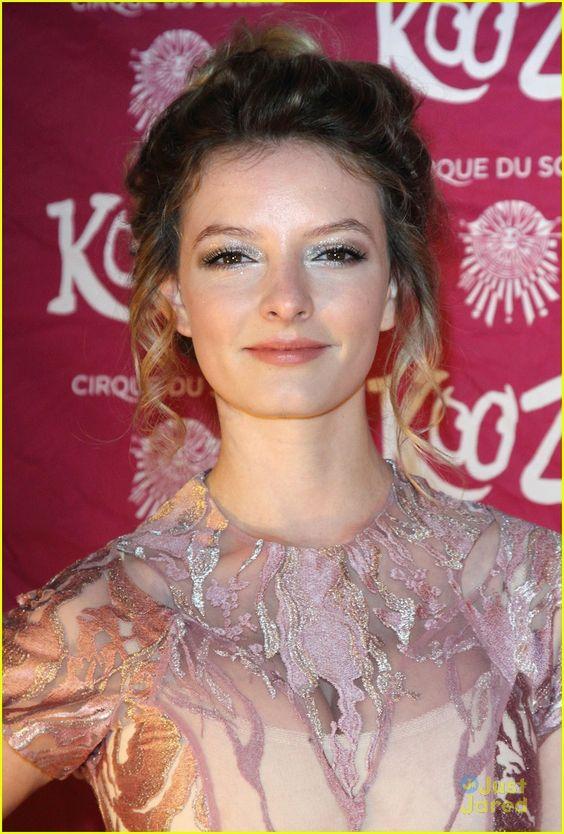 60+ Hot Pictures Of Dakota Blue Richards Which Are Simply Gorgeous | Best Of Comic Books