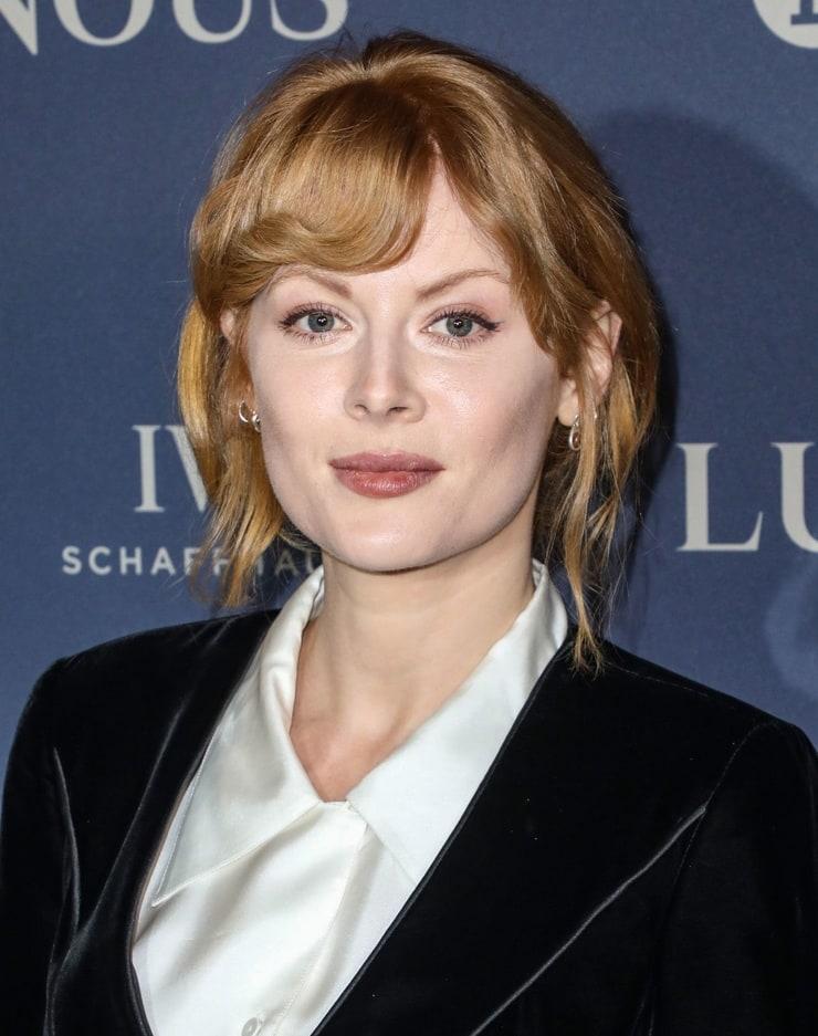 Best Emily Beecham Nude & Sexy Collection (8 Photos)