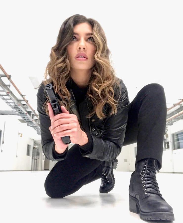 60+ Hot Pictures Of Juliana Harkavy – Black Canary In Arrow TV Series | Best Of Comic Books