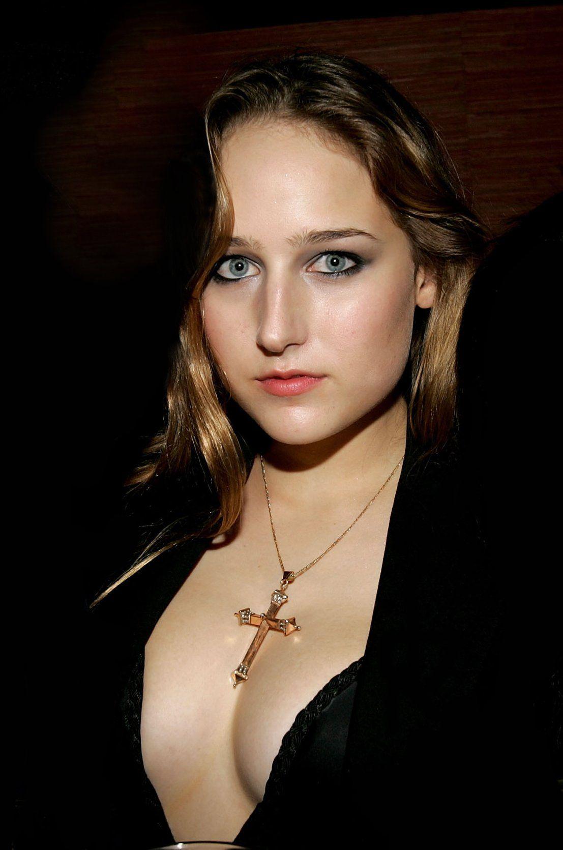 60+ Hot Pictures Of Leelee Sobieski Which Will Make You Want Her Now | Best Of Comic Books
