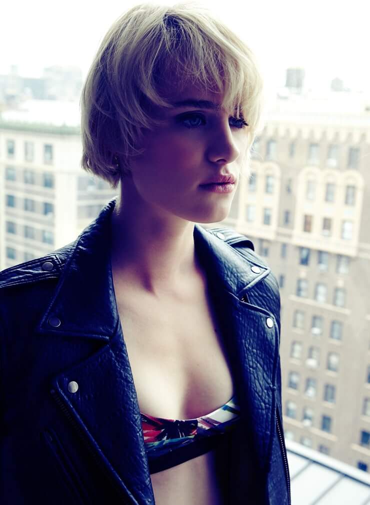 60+ Hot Pictures Of Mackenzie Davis – New Terminator Movie Actress | Best Of Comic Books