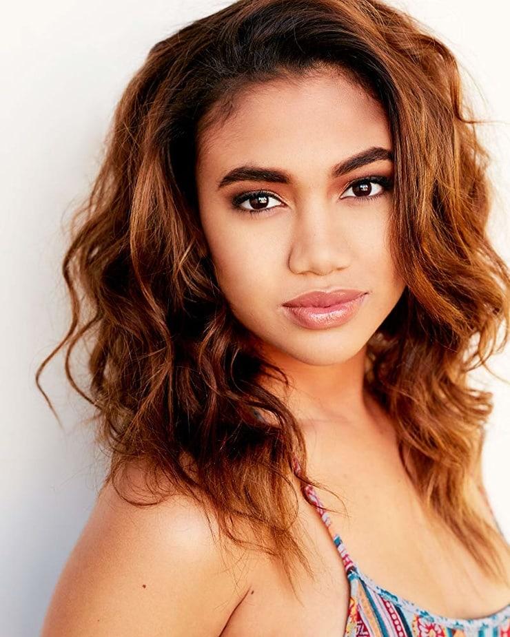 60+ Hot Pictures Of Paige Hurd Are So Damn Sexy That We Don’t Deserve Her | Best Of Comic Books