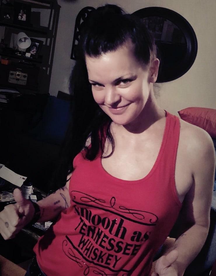 60+ Hot Pictures Of Pauley Perrette Will Make You Her Biggest Fan | Best Of Comic Books