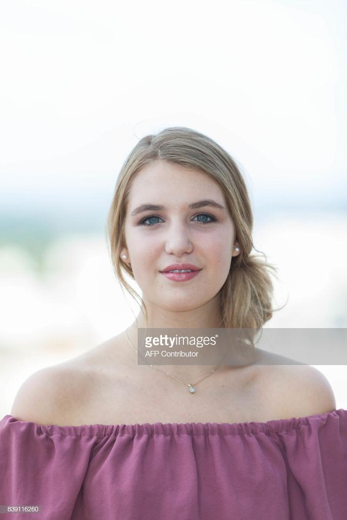 60+ Hot Pictures Of Sophie Nelisse Which Will Make You Fall In Love With Her | Best Of Comic Books