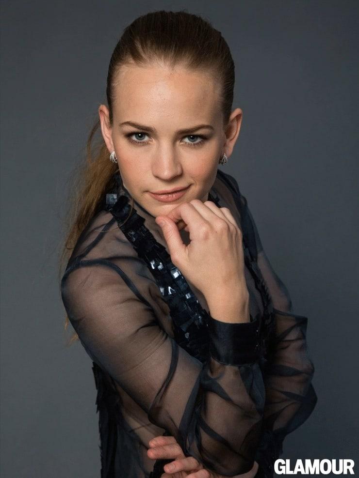 60+ Hottest Britt Robertson Pictures Will Make You Melt Like An Ice Cube | Best Of Comic Books