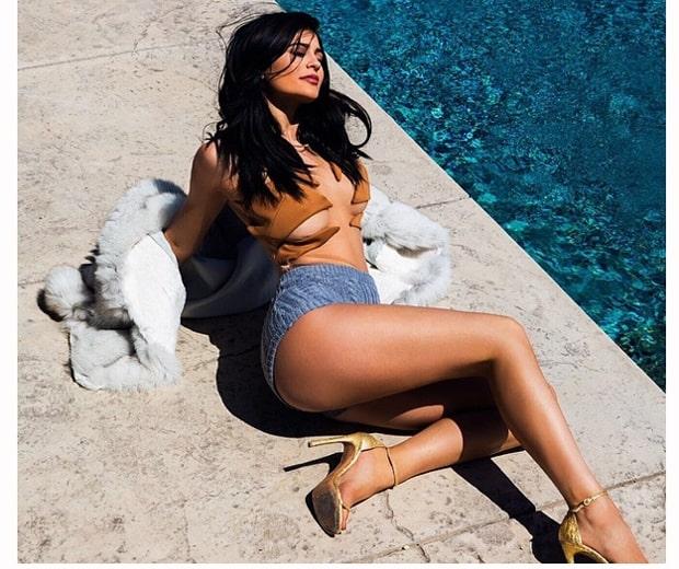 60+ Hottest Kylie Jenner Bikini Pictures Reveal Her Amazing Big Butt | Best Of Comic Books
