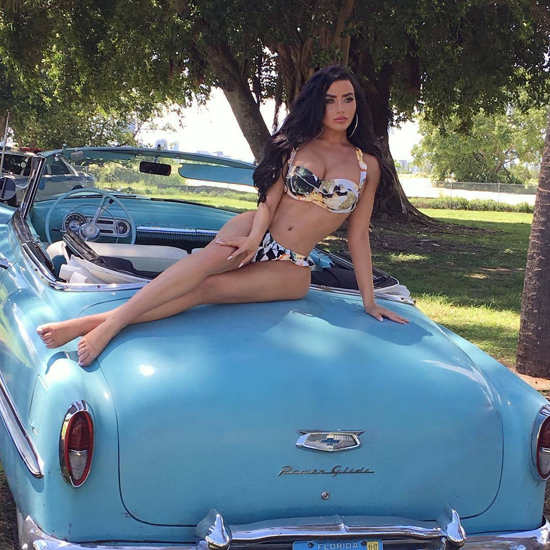 60+ Sexy Abigail Ratchford Boobs Pictures To Delight Your Heart | Best Of Comic Books