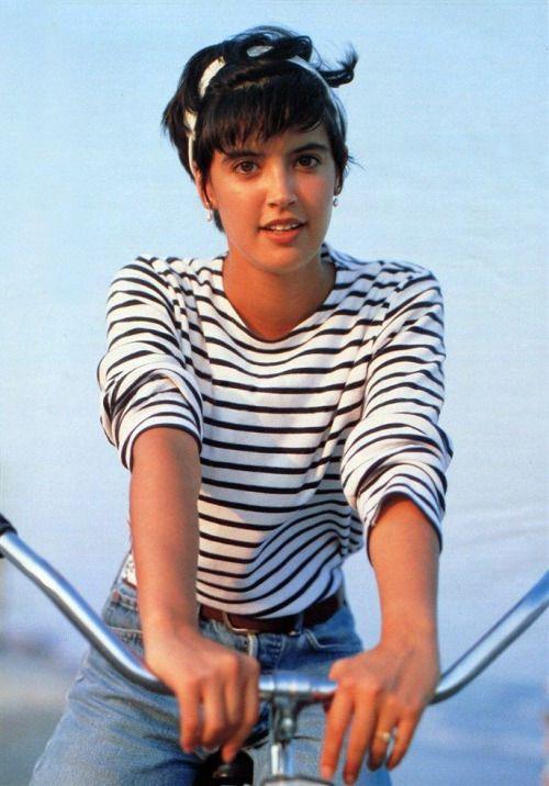 60+ Sexy Phoebe Cates Boobs Pictures That You Can’t Miss | Best Of Comic Books
