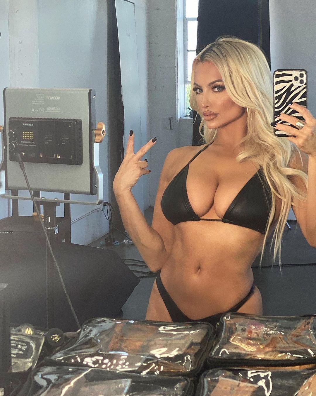 61 Hot Pictures Of Lindsey Pelas Will Get Heads Turning | Best Of Comic Books