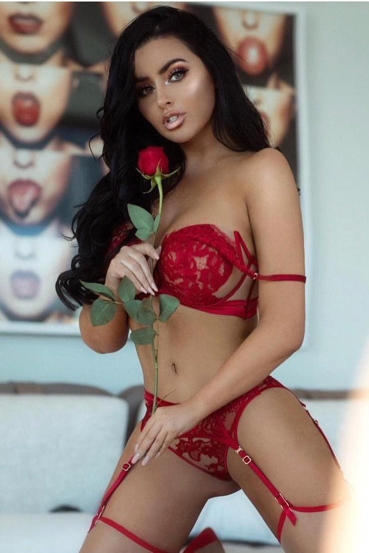 61 Hottest Abigail Ratchford Big Butt Pictures Show Off Her Tight Ass | Best Of Comic Books