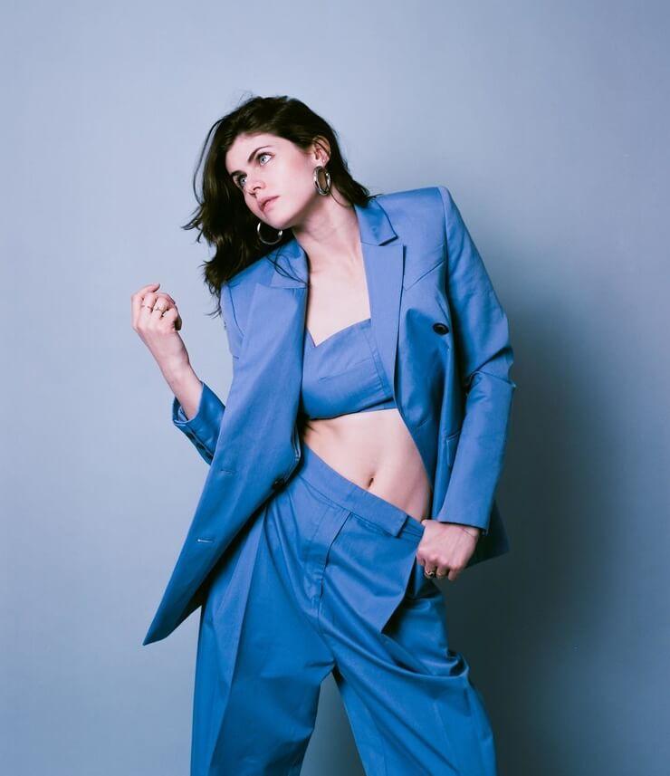61 Hottest Alexandra Daddario Big Butt Pictures Are Really Mesmerising And Beautiful | Best Of Comic Books