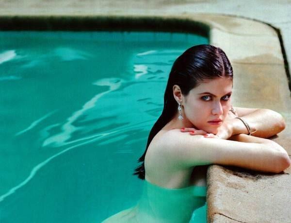 61 Hottest Alexandra Daddario Big Butt Pictures Are Really Mesmerising And Beautiful | Best Of Comic Books