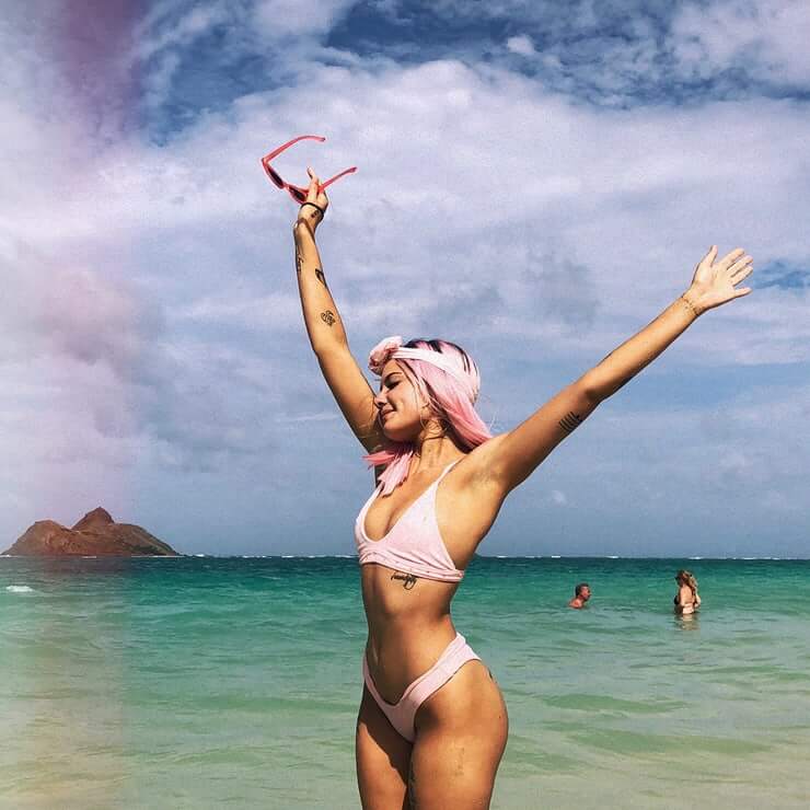 61 Hottest Halsey Big Butt Pictures Will Bring Big Grin On Your Face | Best Of Comic Books