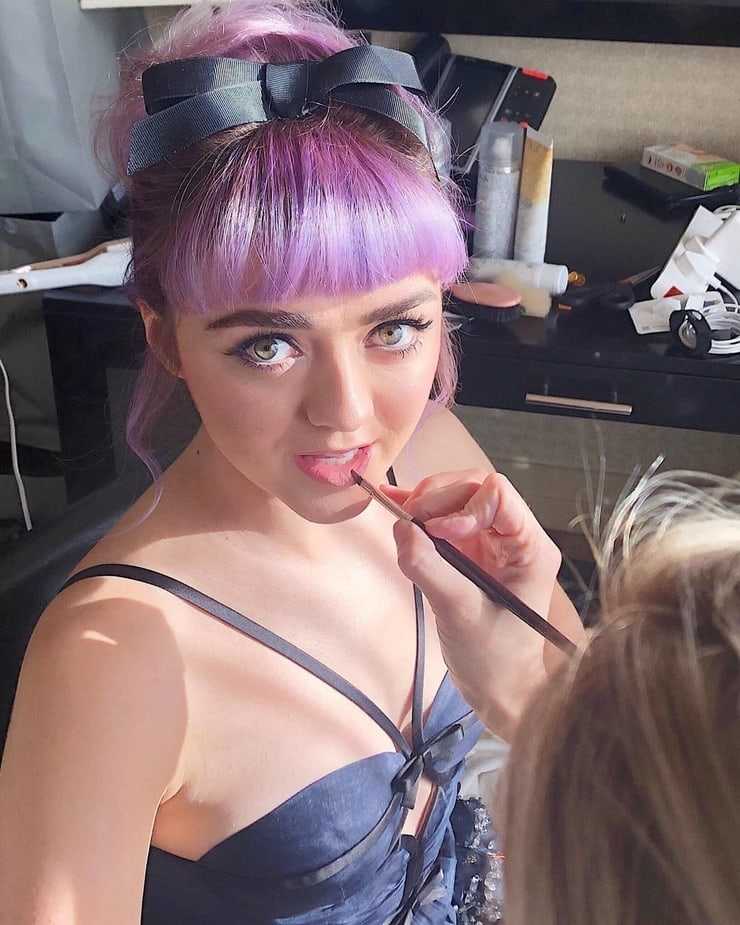 61 Hottest Maisie Williams Big Butt Pictures Which Will Leave You Dumbstruck | Best Of Comic Books
