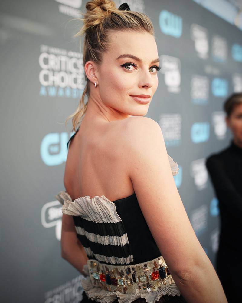 61 Hottest Margot Robbie’s Cute Ass Pictures Will Make You Breathe-less. | Best Of Comic Books