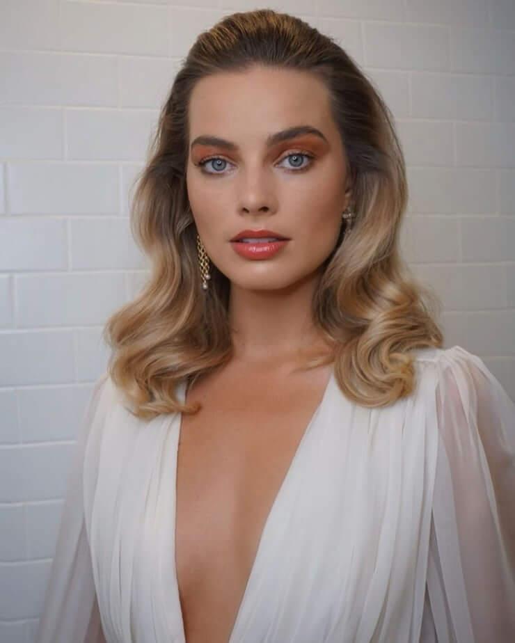 61 Hottest Margot Robbie’s Cute Ass Pictures Will Make You Breathe-less. | Best Of Comic Books
