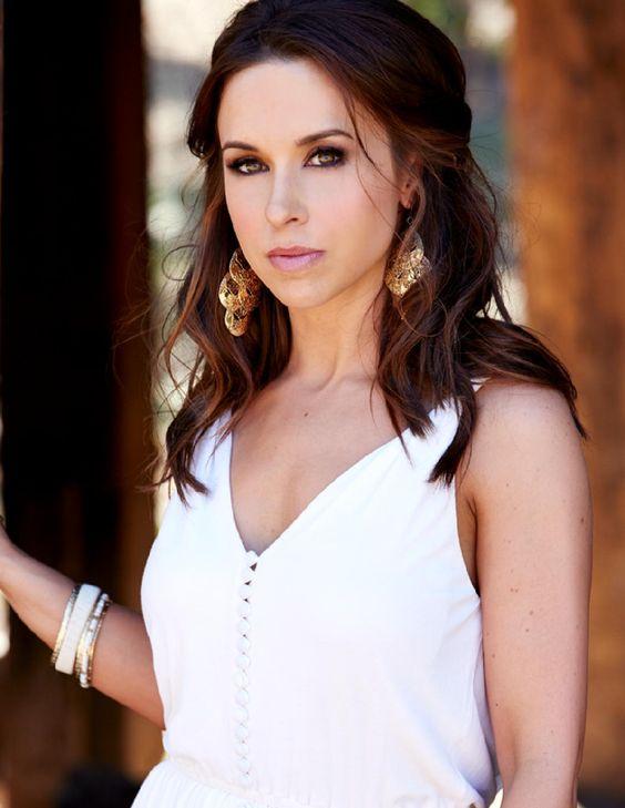 61 Sexiest Lacey Chabert Boobs Pictures Will Bring Big Grin On Your Face | Best Of Comic Books