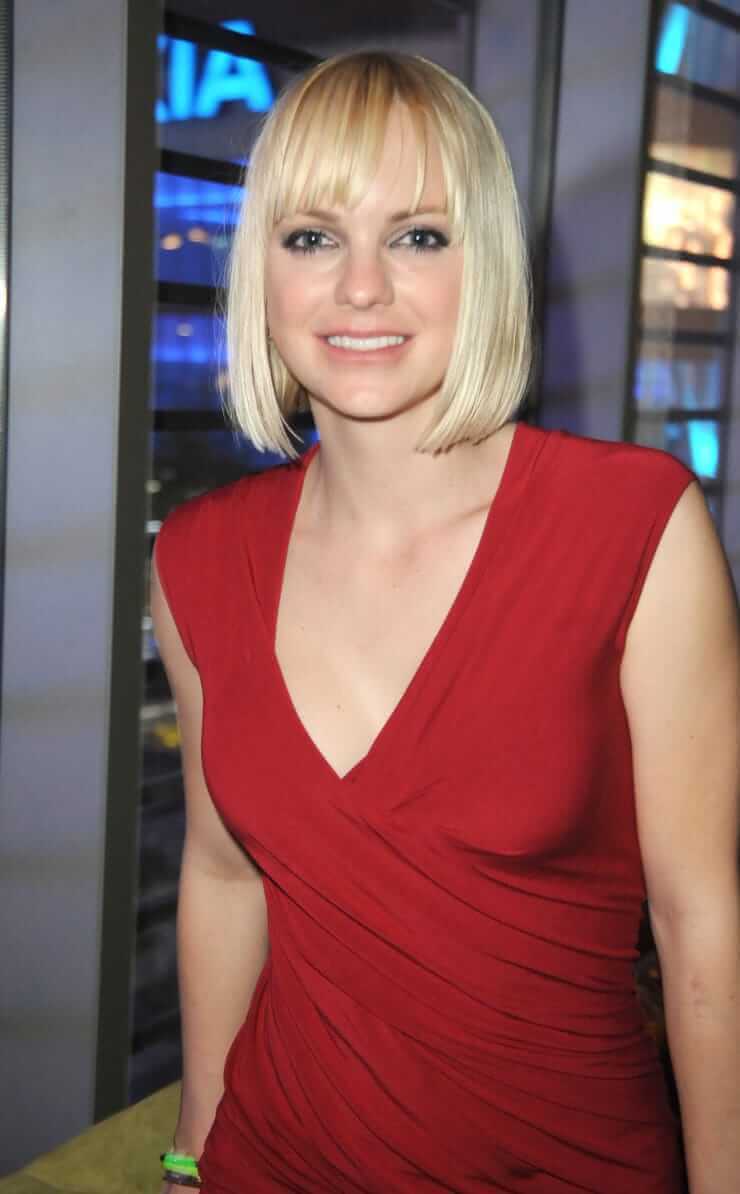61 Sexy Anna Faris Boobs Pictures Will Make You Fantasize Her | Best Of Comic Books