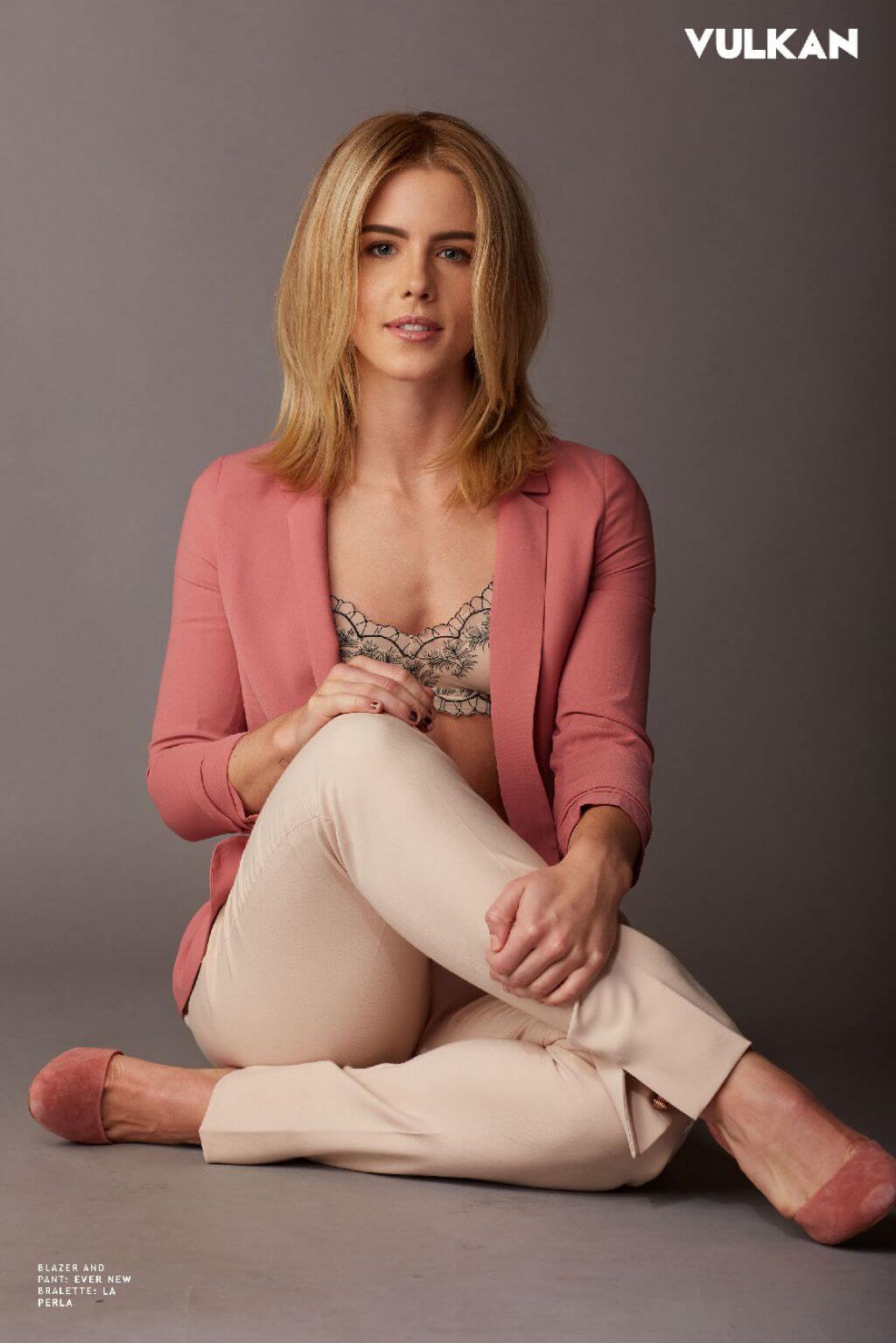 61 Sexy Emily Bett Richards Boobs Pictures Will Bring A Big Smile On Your Face | Best Of Comic Books