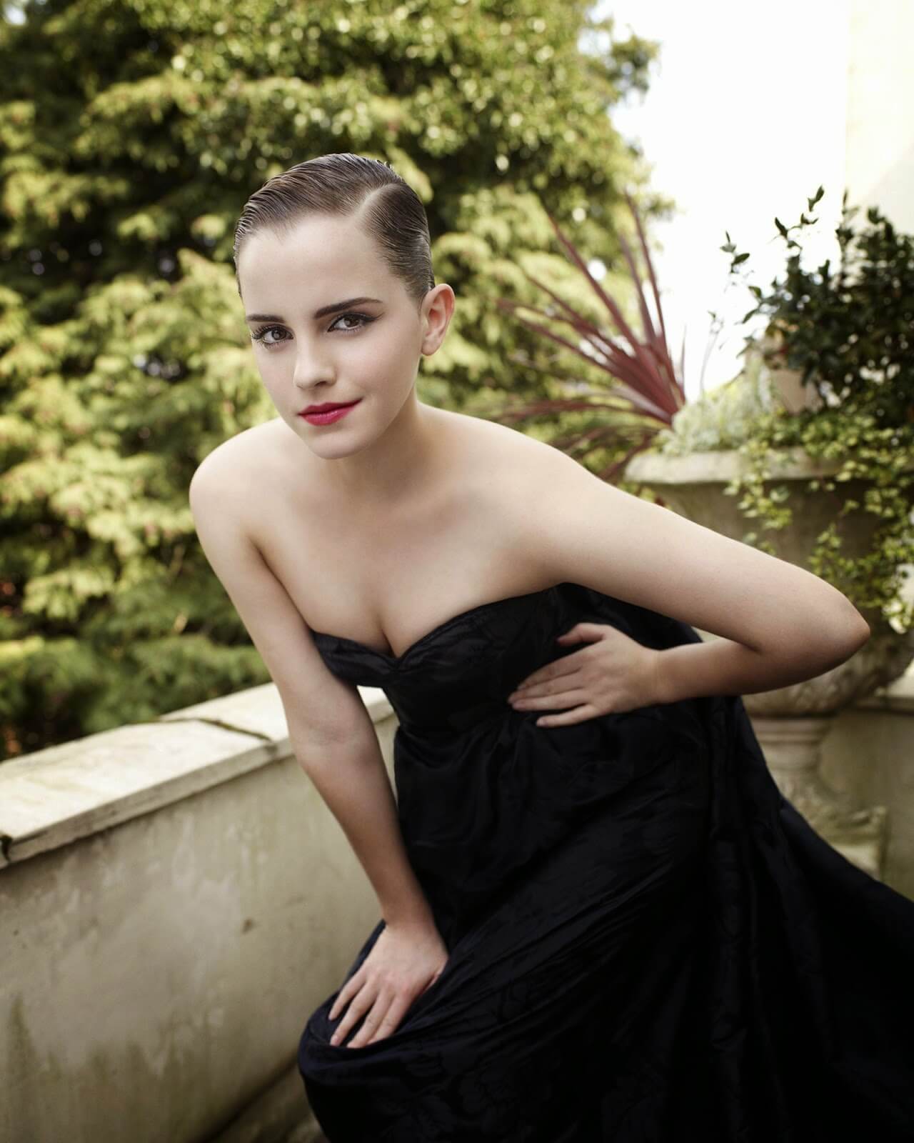 61 Sexy Emma Watson Boobs Pictures Which Are Stunningly Ravishing | Best Of Comic Books