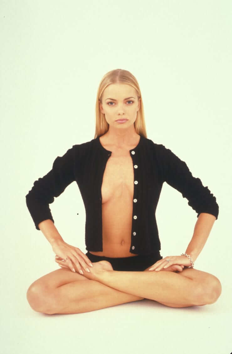 61 Sexy Jaime Pressly Boobs Pictures Show Off Her Sexy Fit Body To The World | Best Of Comic Books