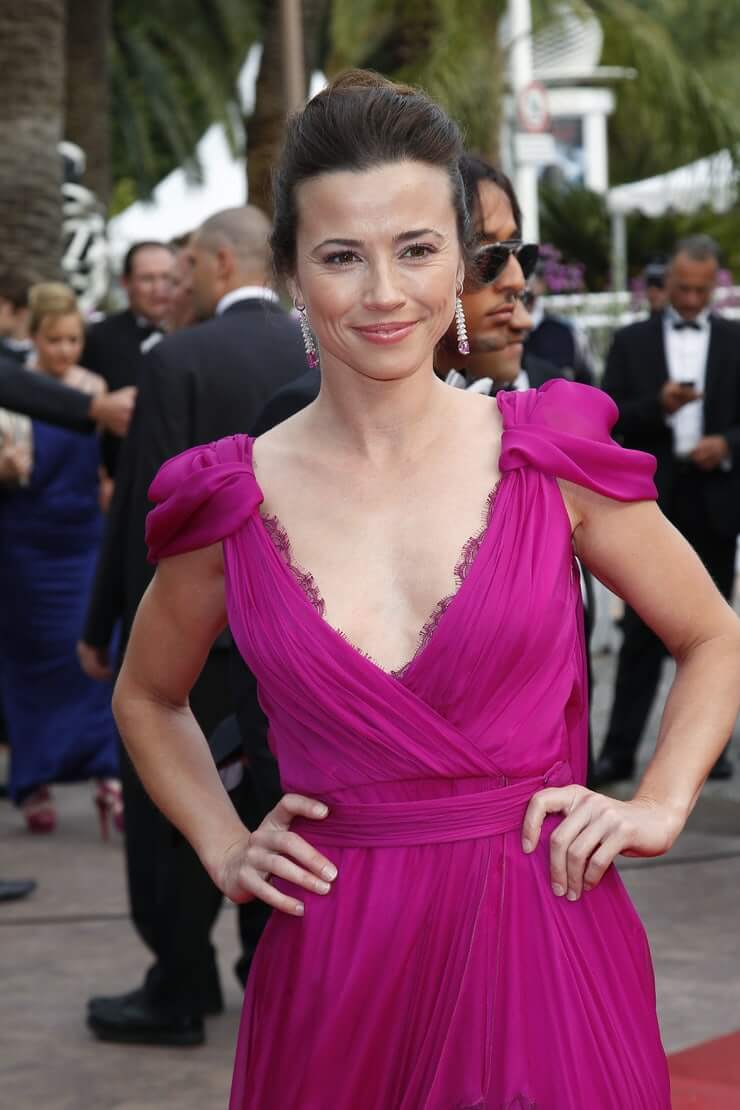 61 Sexy Linda Cardellini Boobs Pictures Which Prove She Is The Sexiest Woman On The Planet | Best Of Comic Books