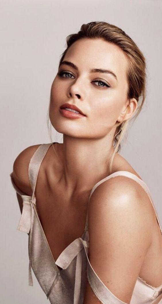61 Sexy Margot Robbie Boobs Pictures Which Will Make You Fall For Her | Best Of Comic Books