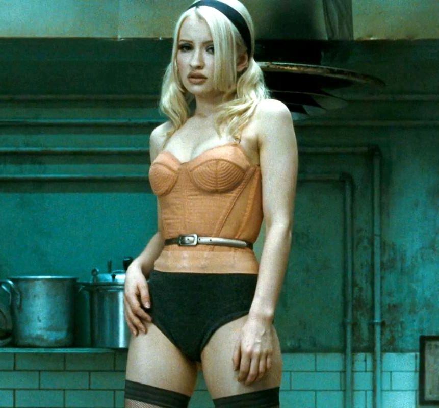 65+ Hot And Sexy Pictures Of Emily Browning Will Make You Want Her Now | Best Of Comic Books