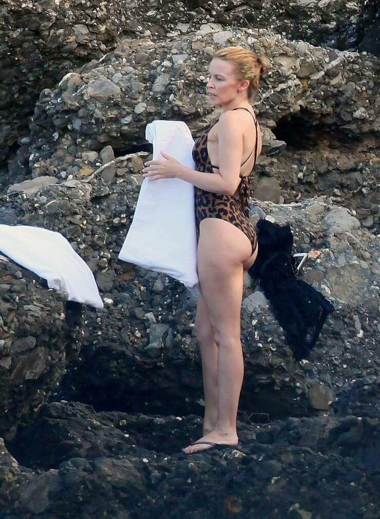 65+ Hot And Sexy Pictures Of Kylie Minogue Uncover Her Sizzling Curvy Bikini Physique | Best Of Comic Books